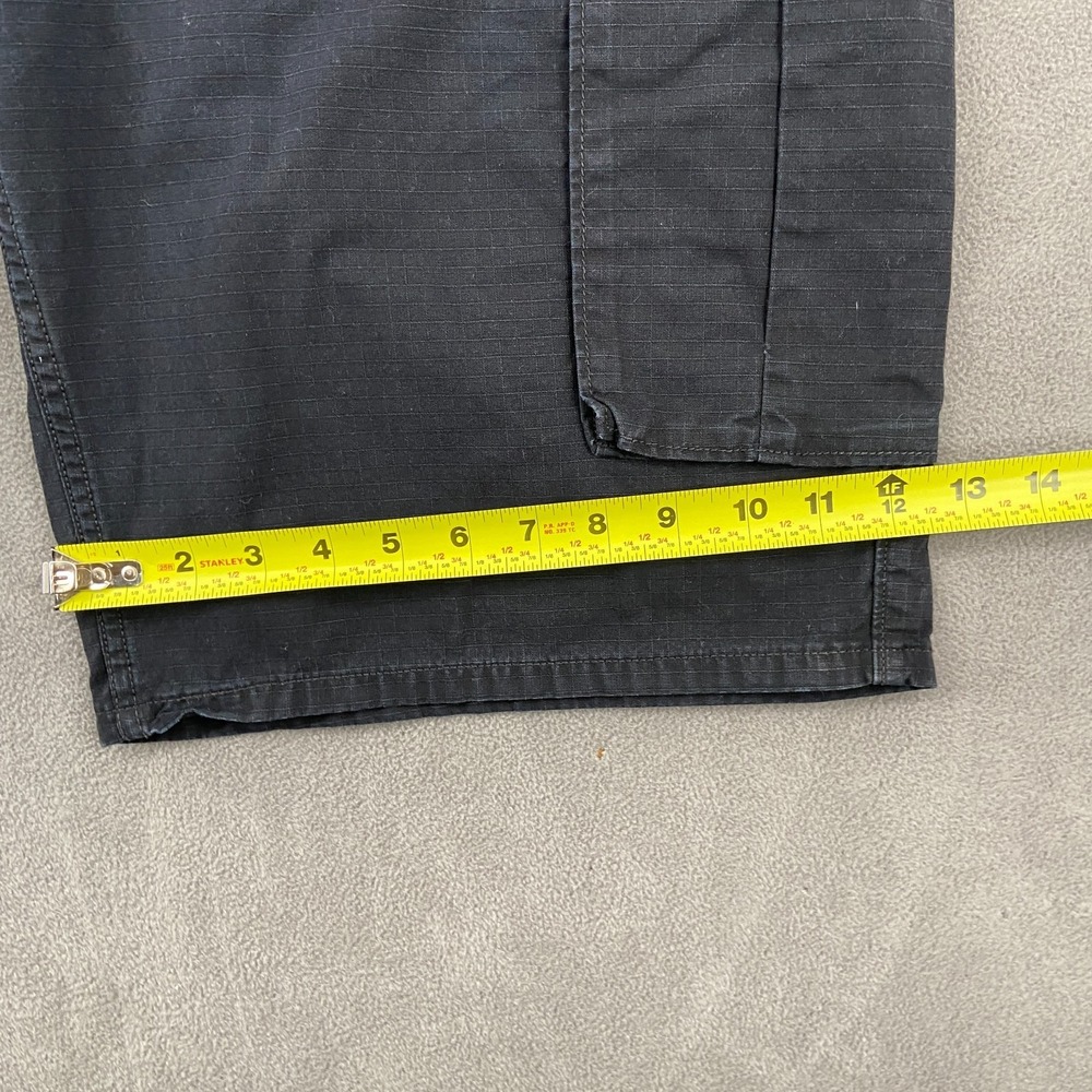 Levi's Cargo Shorts Mens W40 Dark Navy Utility Multi Pocket Relaxed Fit Outdoor - Picture 2 of 12